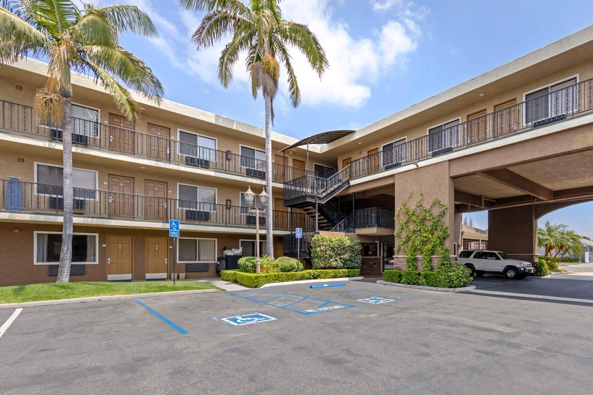 Quality Inn & Suites Anaheim Maingate Zewnętrze zdjęcie